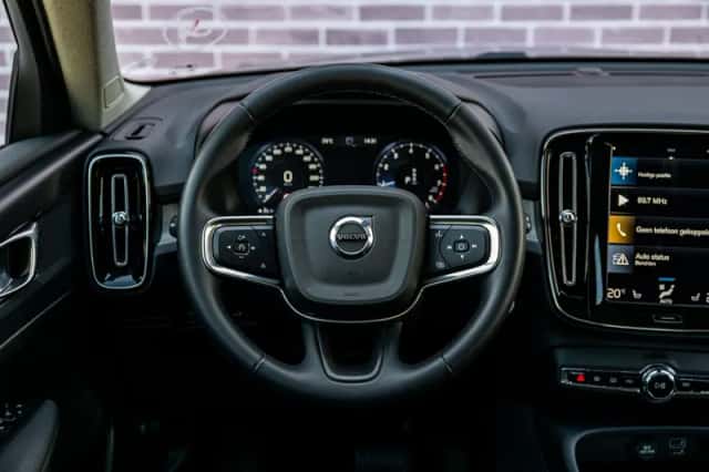 Volvo XC40 (2022) thumbnail 5