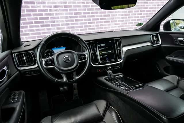Volvo V60 (2021) thumbnail 13