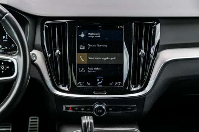 Volvo V60 (2021) thumbnail 14