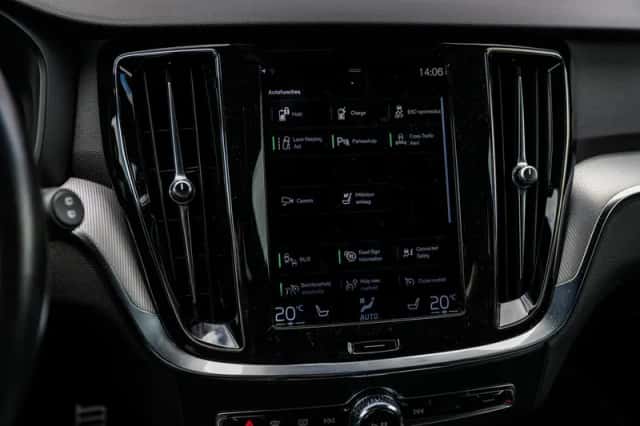 Volvo V60 (2021) thumbnail 21