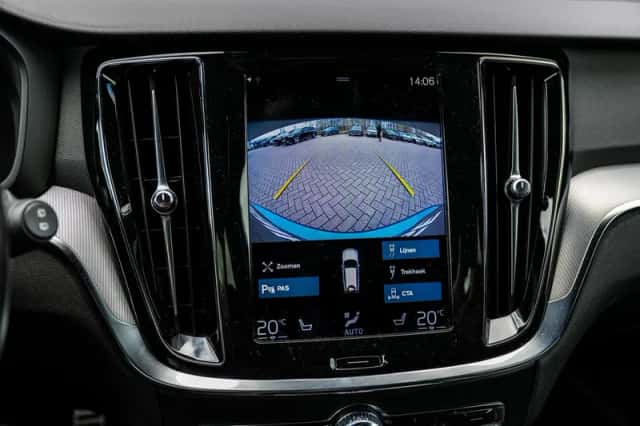 Volvo V60 (2021) thumbnail 22