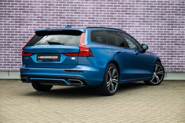 Volvo V60 (2021) thumbnail 4
