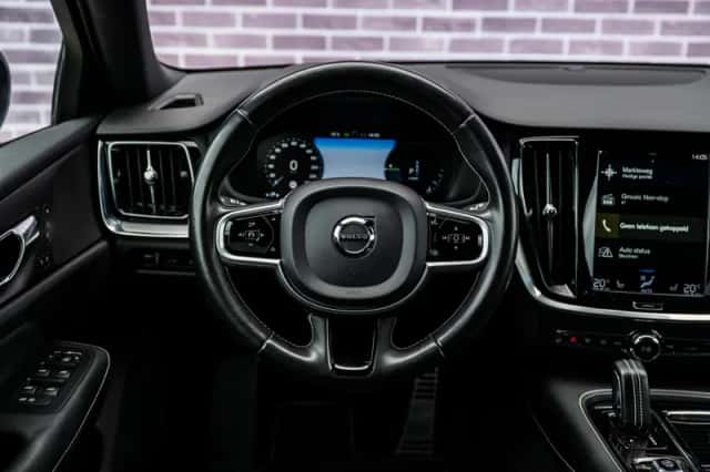 Volvo V60 (2021) thumbnail 5