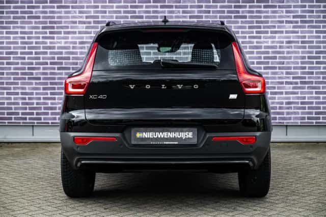 Volvo XC40 (2022) thumbnail 11