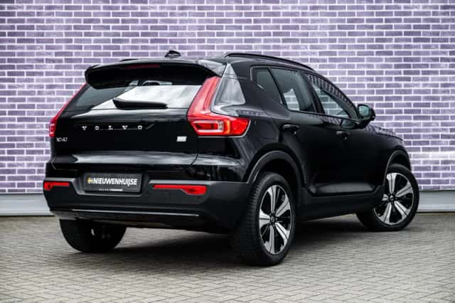Volvo XC40 (2022) thumbnail 3