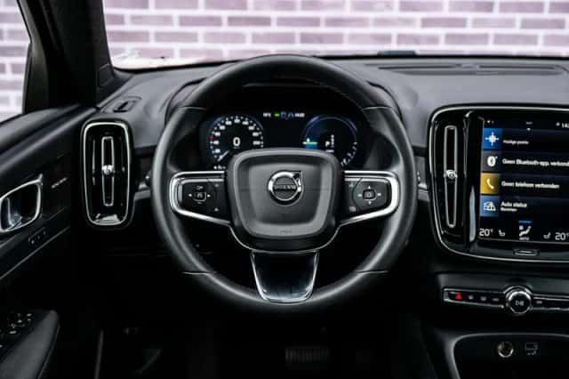 Volvo XC40 (2022) thumbnail 4