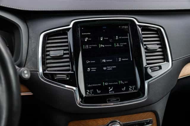 Volvo XC90 (2019) thumbnail 19