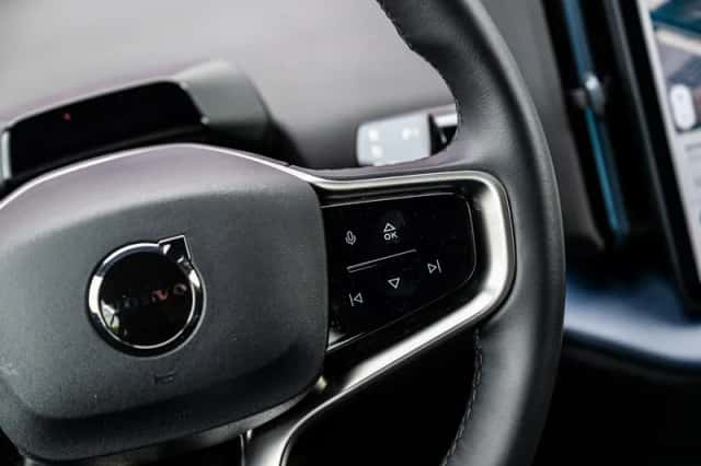 Volvo EX30 (2024) thumbnail 15