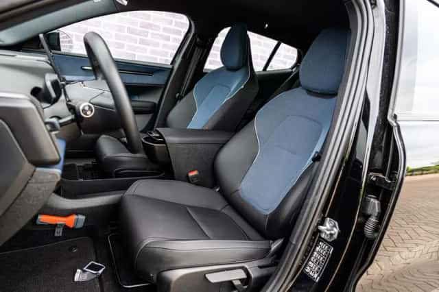 Volvo EX30 (2024) thumbnail 8