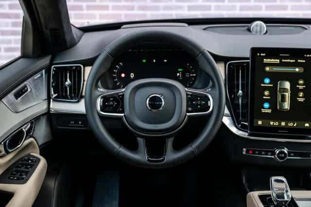 Volvo XC90 (2026) thumbnail 4