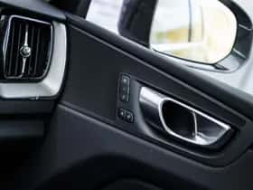 Volvo XC60 thumbnail 25