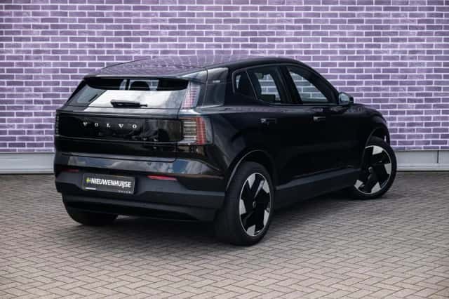 Volvo EX30 (2024) thumbnail 15