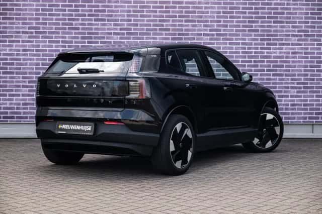 Volvo EX30 (2024) thumbnail 3
