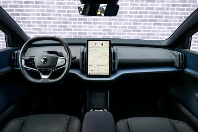 Volvo EX30 (2024) thumbnail 6