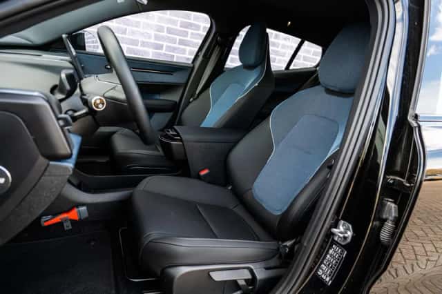 Volvo EX30 (2024) thumbnail 7