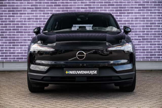Volvo EX30 (2024) thumbnail 9