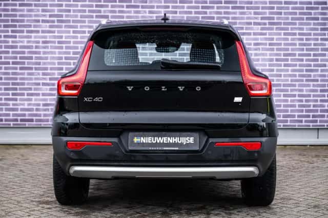 Volvo XC40 (2022) thumbnail 11