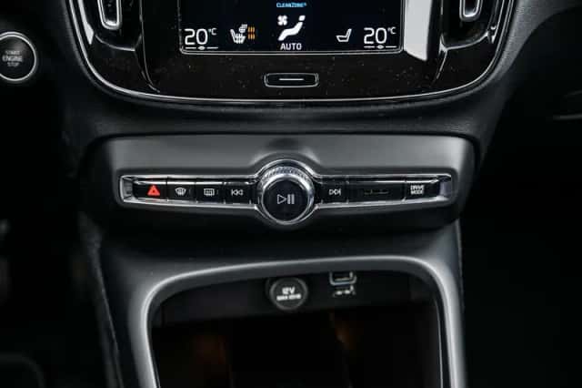 Volvo XC40 (2022) thumbnail 24