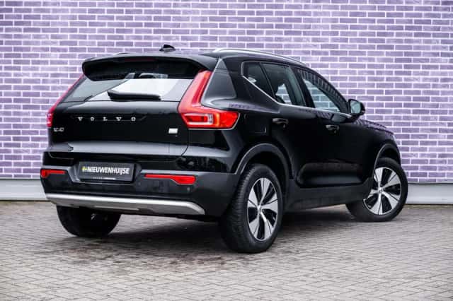 Volvo XC40 (2022) thumbnail 4