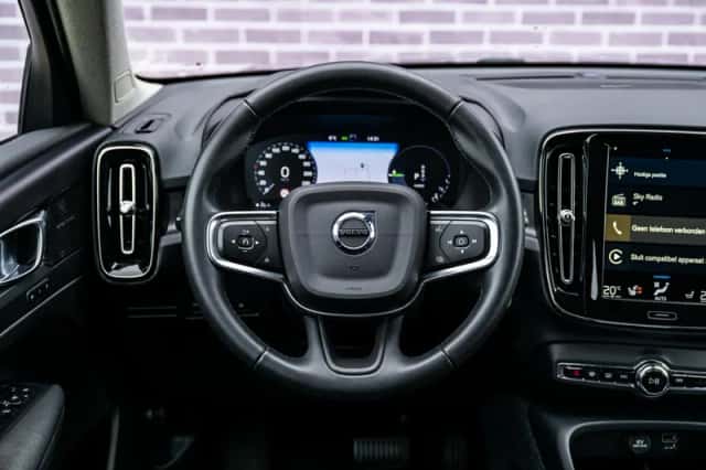 Volvo XC40 (2022) thumbnail 5