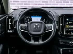 Volvo XC40 thumbnail 5
