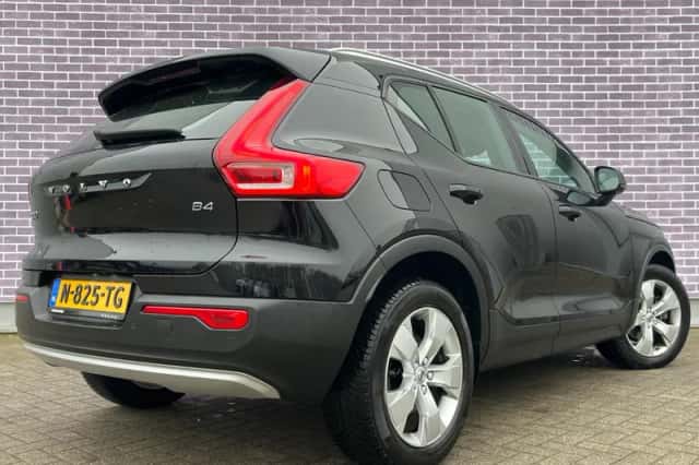 Volvo XC40 (2022) thumbnail 3