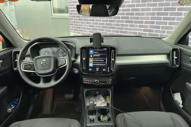 Volvo XC40 (2022) thumbnail 4