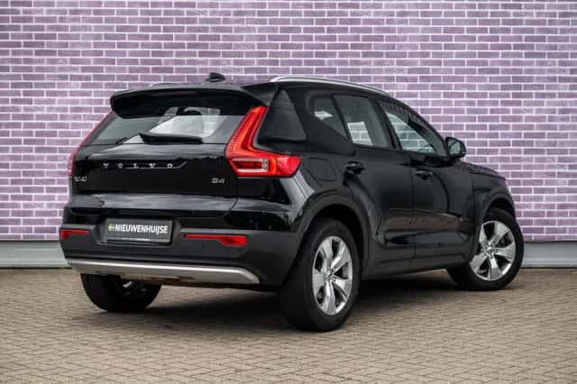 Volvo XC40 (2022) thumbnail 4