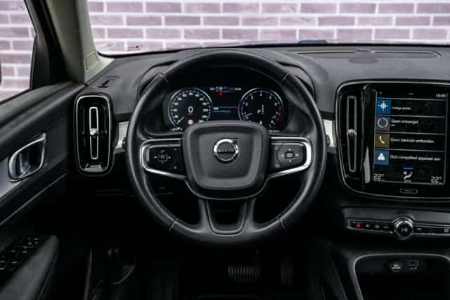 Volvo XC40 (2022) thumbnail 5