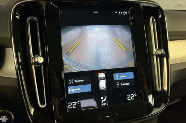 Volvo XC40 (2022) thumbnail 6