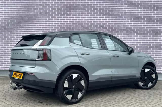 Volvo EX30 (2024) thumbnail 2