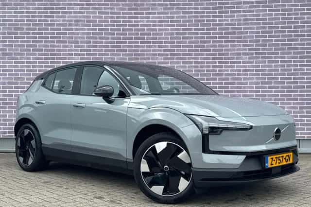 Volvo EX30 (2024) thumbnail 3