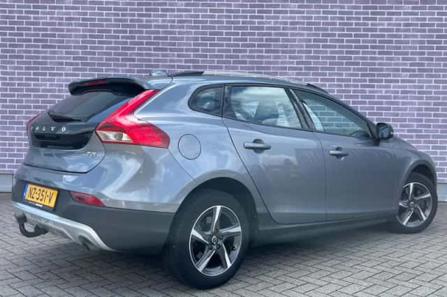 Volvo V40 (2017) thumbnail 4