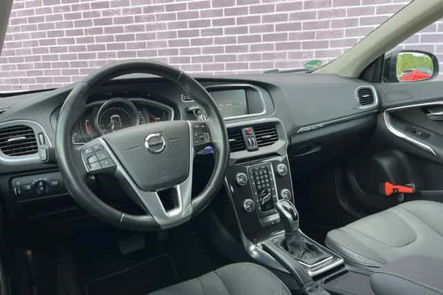 Volvo V40 (2017) thumbnail 6