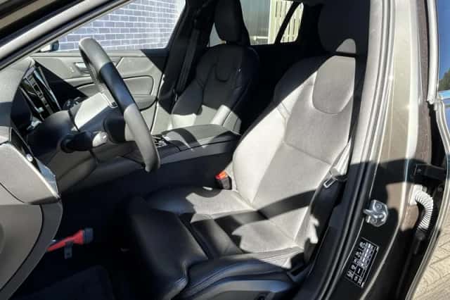 Volvo V60 (2021) thumbnail 4