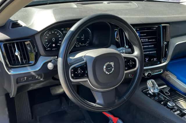 Volvo V60 (2021) thumbnail 6