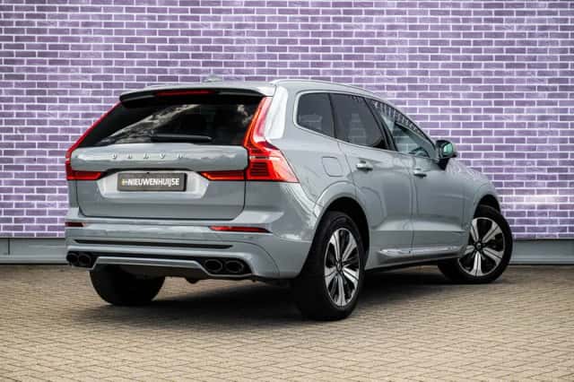 Volvo XC60 (2024) thumbnail 2