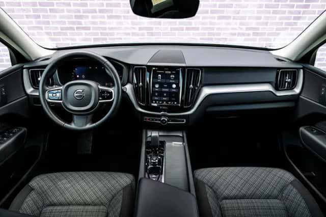 Volvo XC60 (2024) thumbnail 5