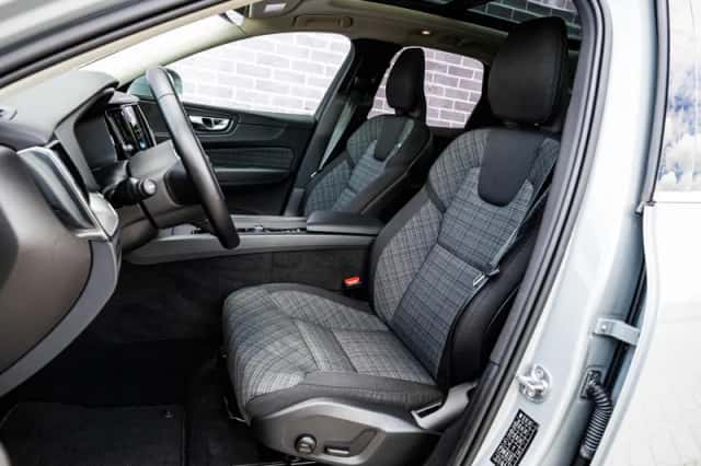 Volvo XC60 (2024) thumbnail 6