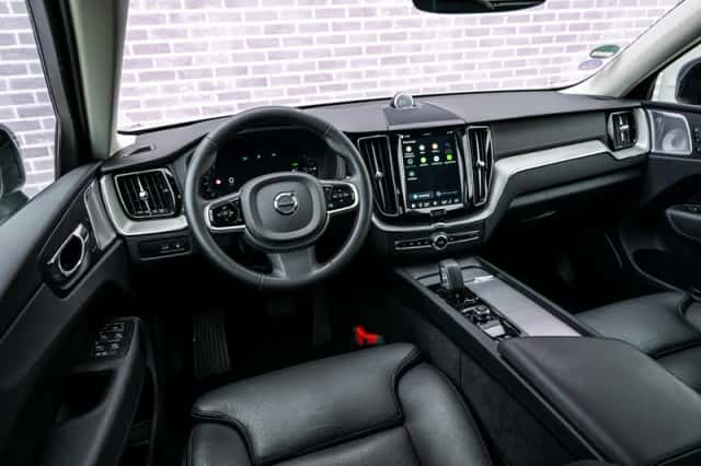 Volvo XC60 (2024) thumbnail 12