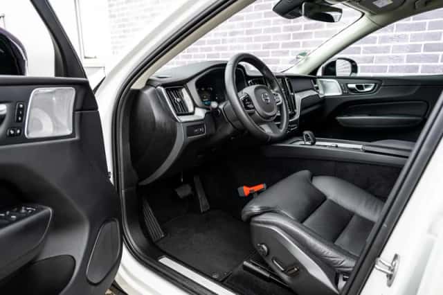 Volvo XC60 (2024) thumbnail 19