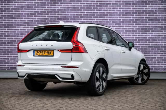 Volvo XC60 (2024) thumbnail 3