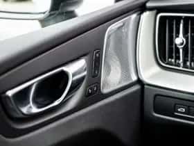 Volvo XC60 (2024) thumbnail 30