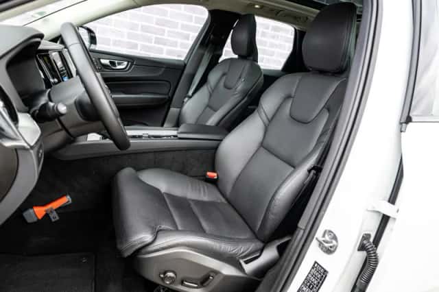 Volvo XC60 (2024) thumbnail 7