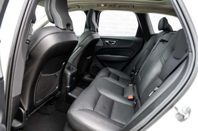 Volvo XC60 (2024) thumbnail 9