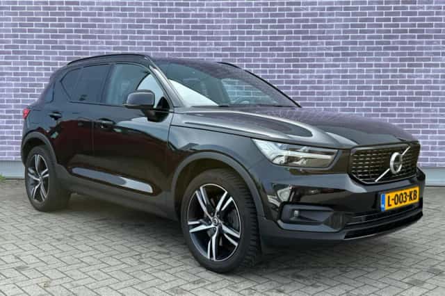 Volvo XC40 (2021) thumbnail 4