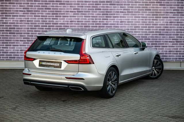 Volvo V60 (2021) thumbnail 18