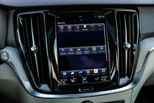 Volvo V60 (2021) thumbnail 23