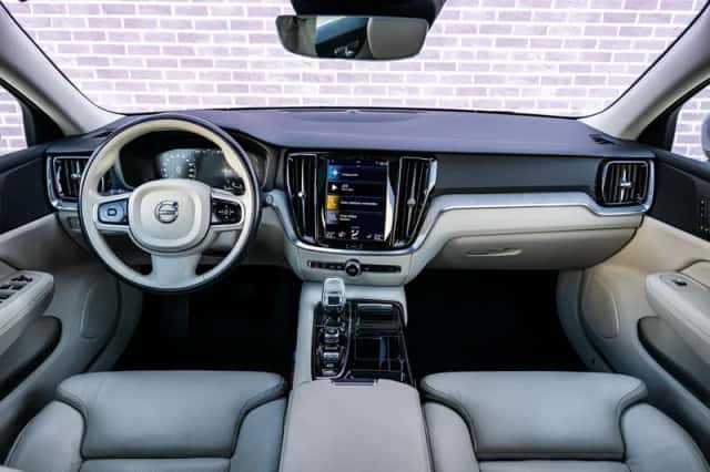 Volvo V60 (2021) thumbnail 7
