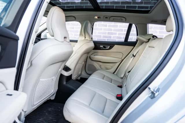 Volvo V60 (2021) thumbnail 10